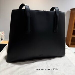 Linnea Tote Black Bag